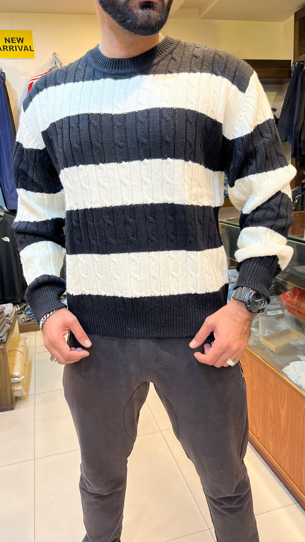 8 SCNDS  Exclusive Sweater (00343)