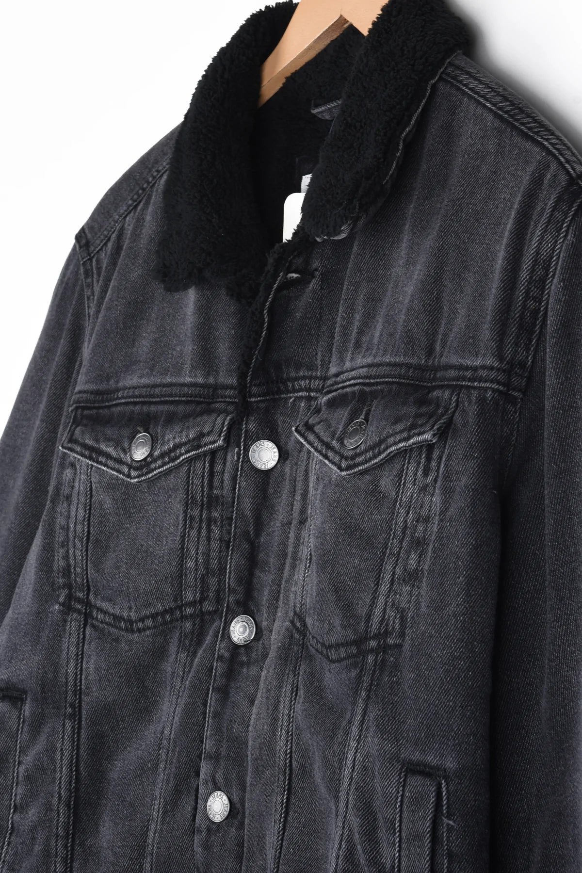 LCWKIKI genuine fur inside black denim jacket   (00299)